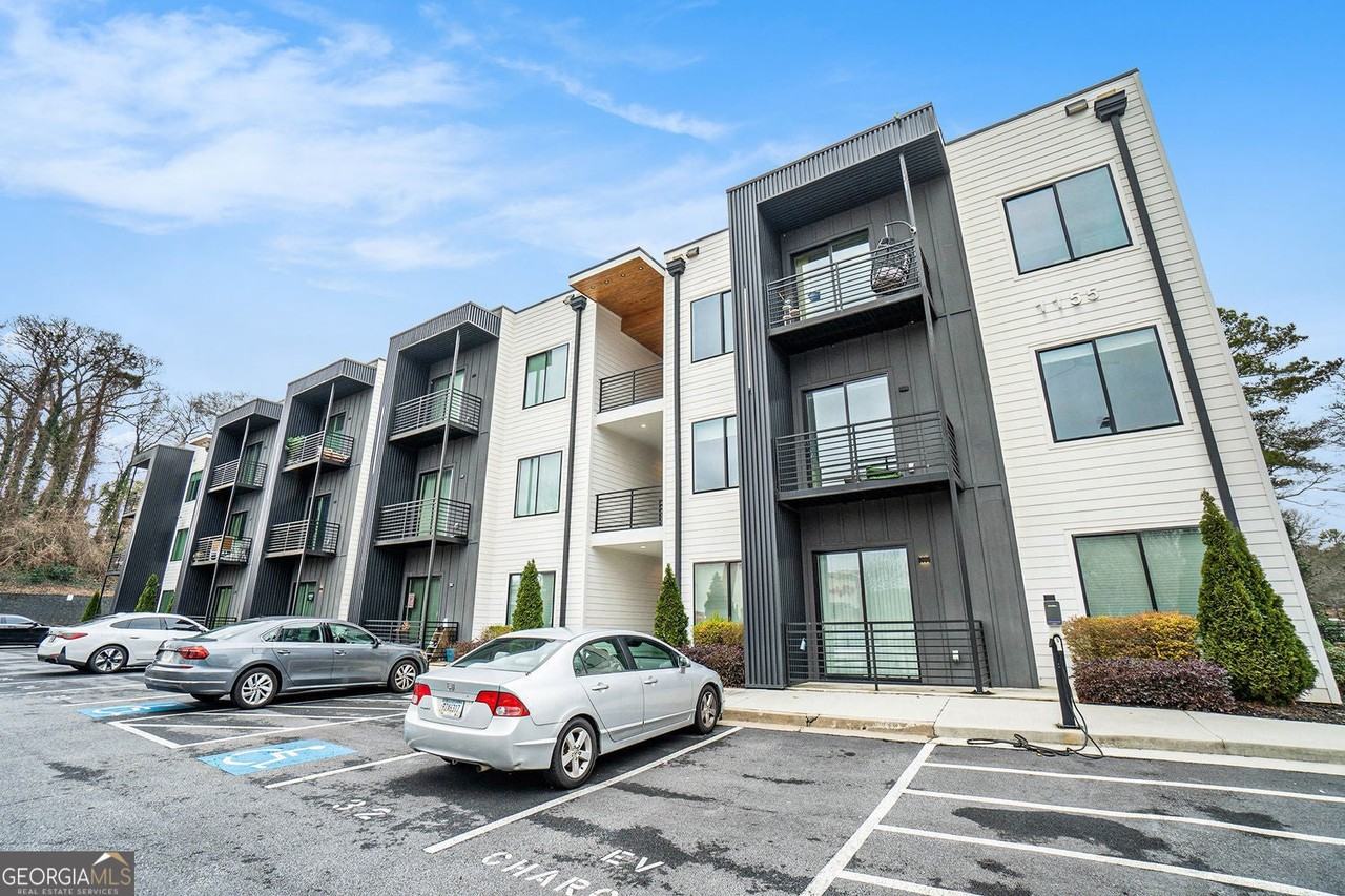 1155 Custer Ave Se - Photo 3 of 26