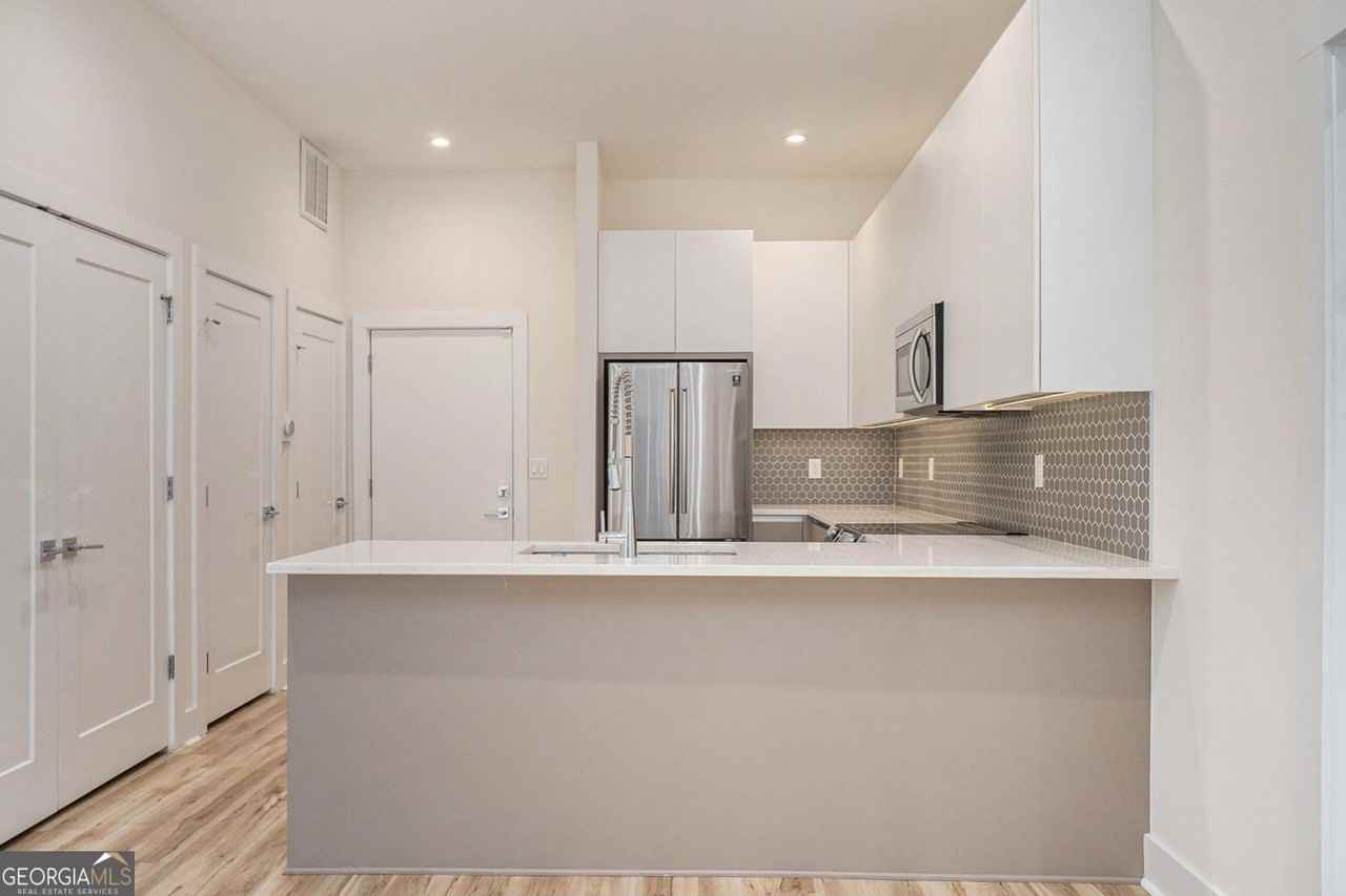 1155 Custer Ave Se - Photo 7 of 26