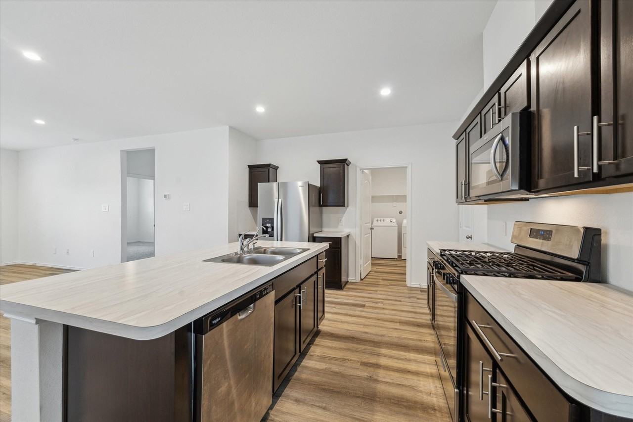 1915 Sable Hollow Dr - Photo 5 of 26