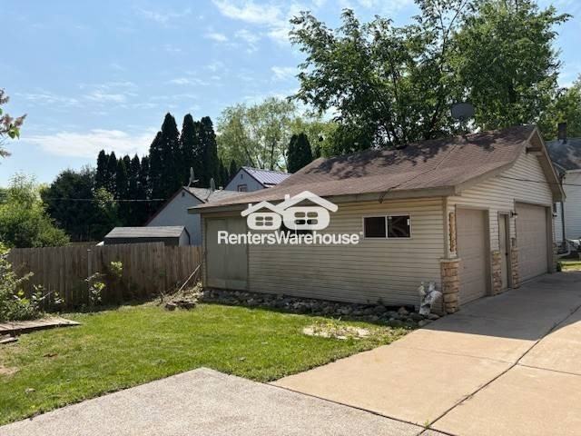 132 Elm St S - Photo 2 of 19