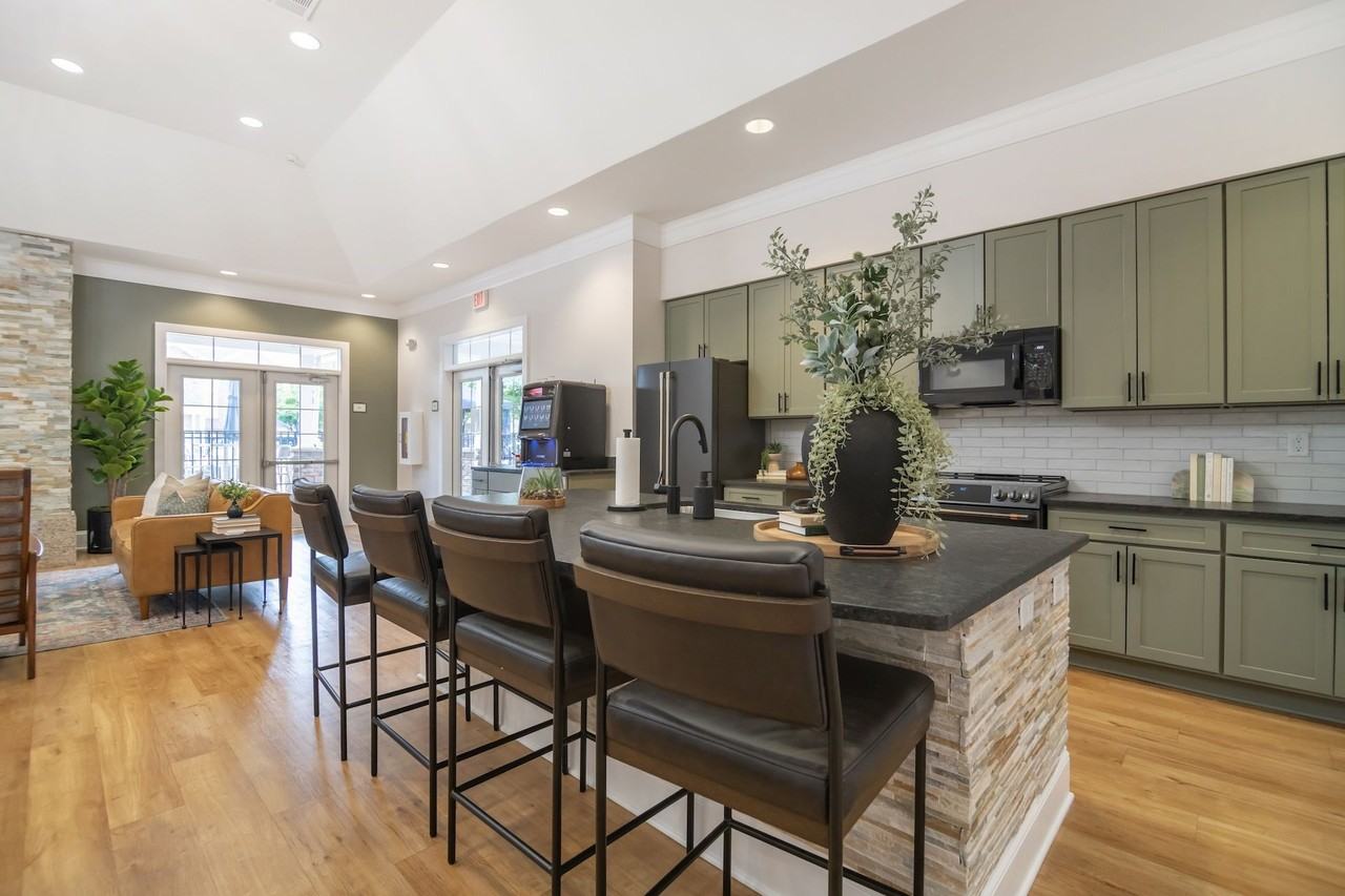 Hawthorne at the Summit - Photo 6 of 38