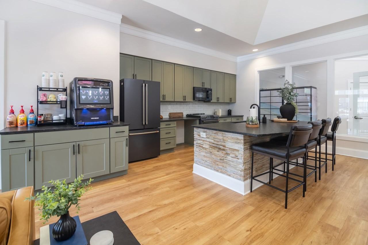 Hawthorne at the Summit - Photo 5 of 36