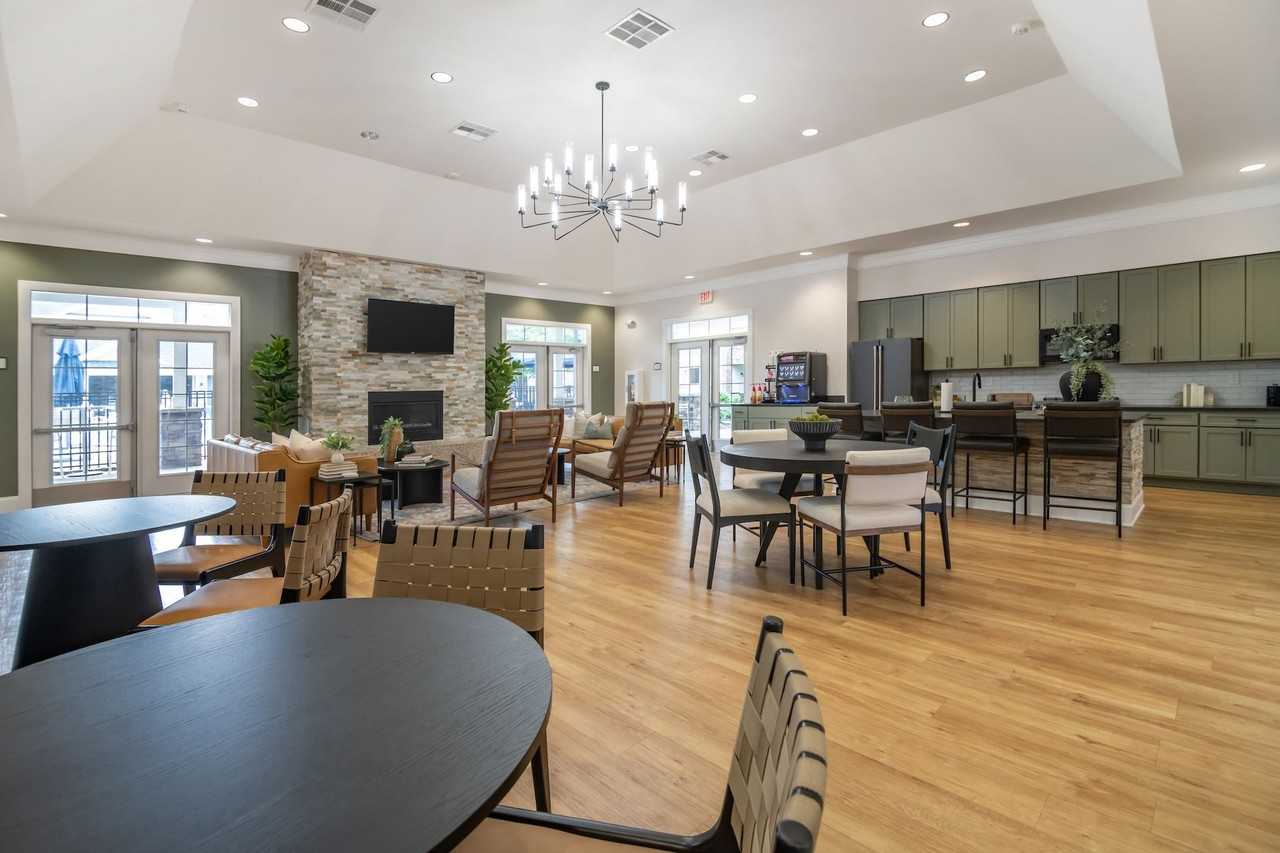 Hawthorne at the Summit - Photo 6 of 36