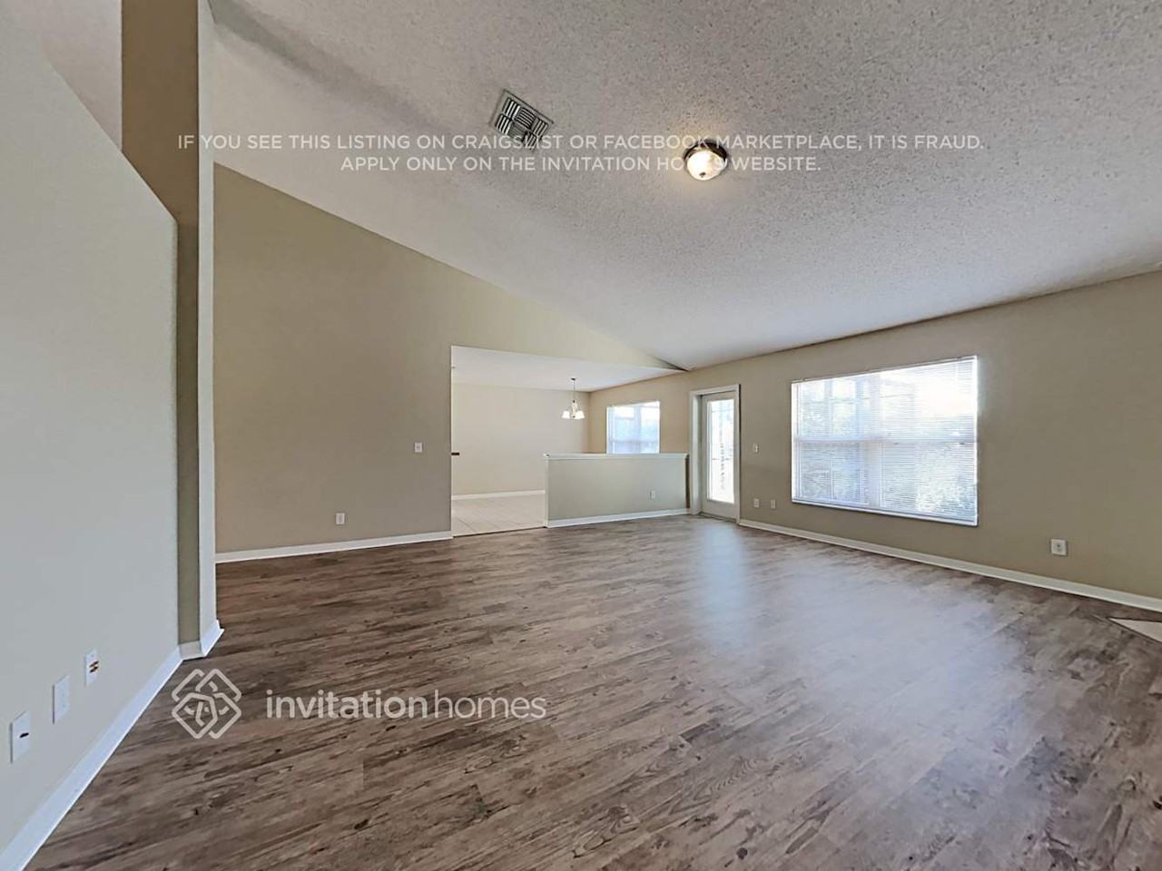 1266 N Ridge Blvd - Photo 4 of 25