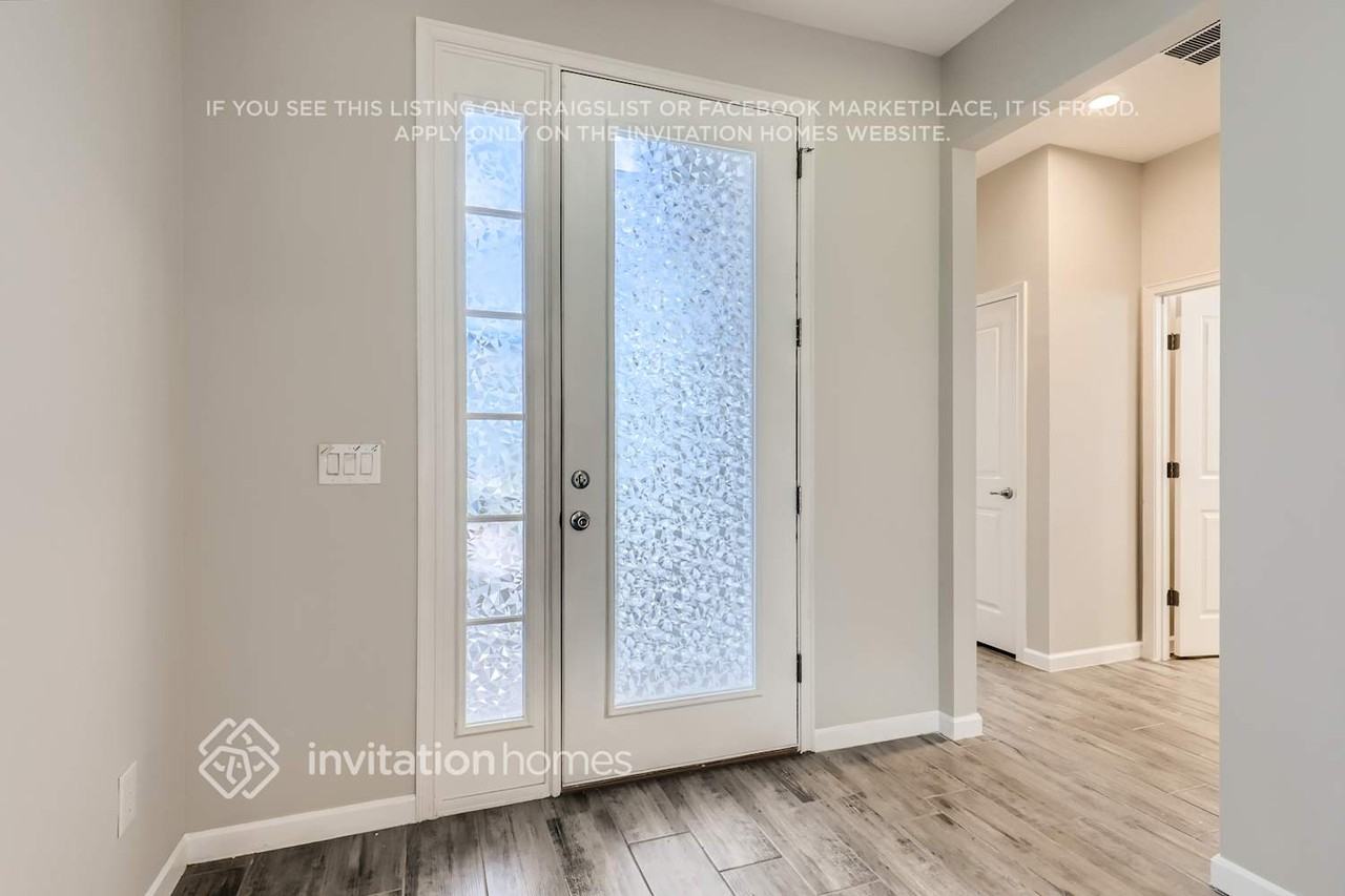 1132 Hendon Loop - Photo 2 of 24