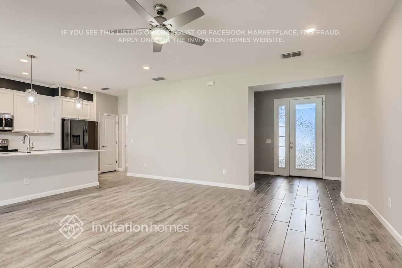 1132 Hendon Loop - Photo 4 of 24