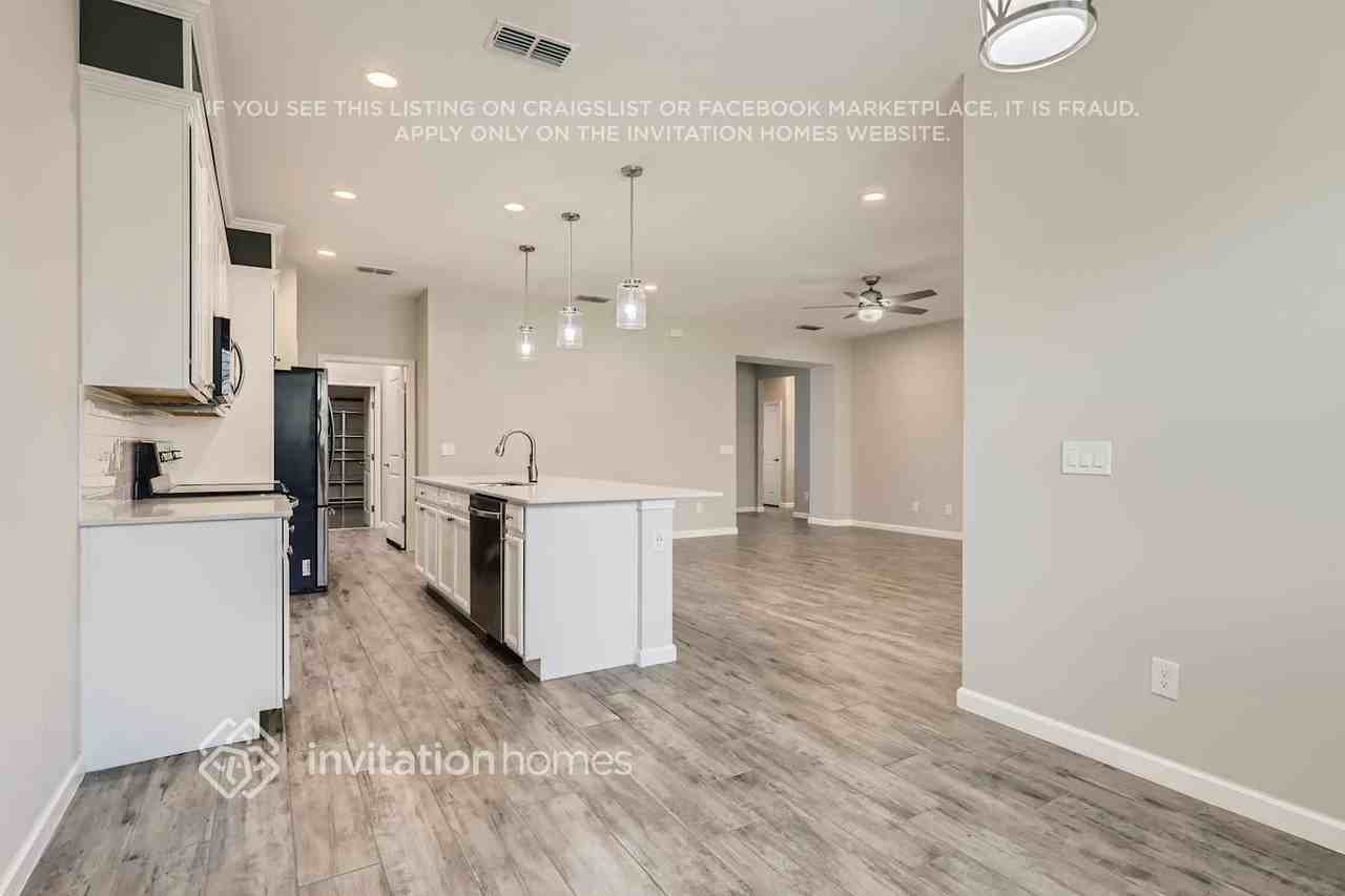 1132 Hendon Loop - Photo 5 of 24