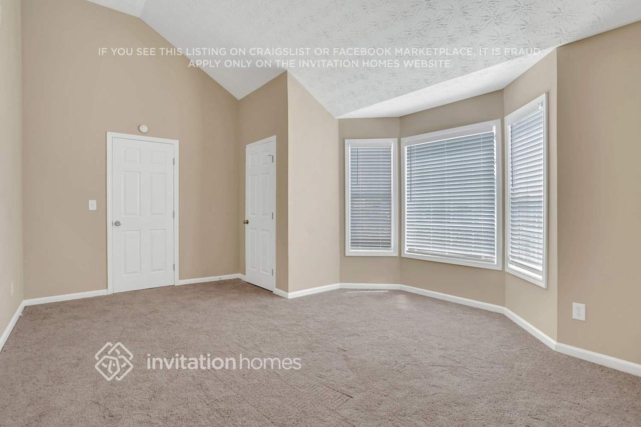 7754 Providence Point Way - Photo 5 of 26