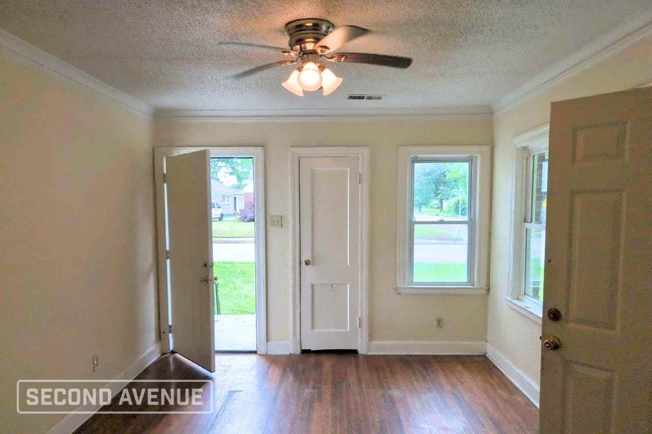 2551 Arlington Ave - Photo 2 of 12