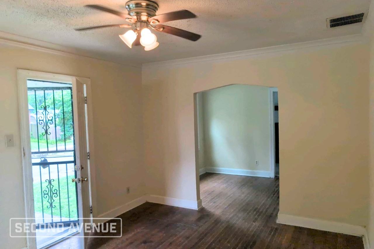 2551 Arlington Ave - Photo 3 of 12