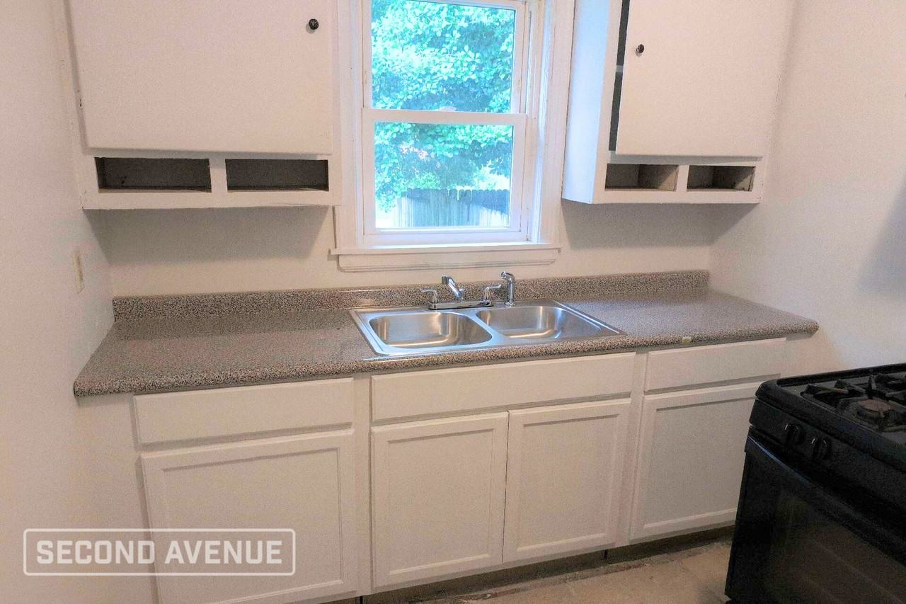 2551 Arlington Ave - Photo 4 of 12