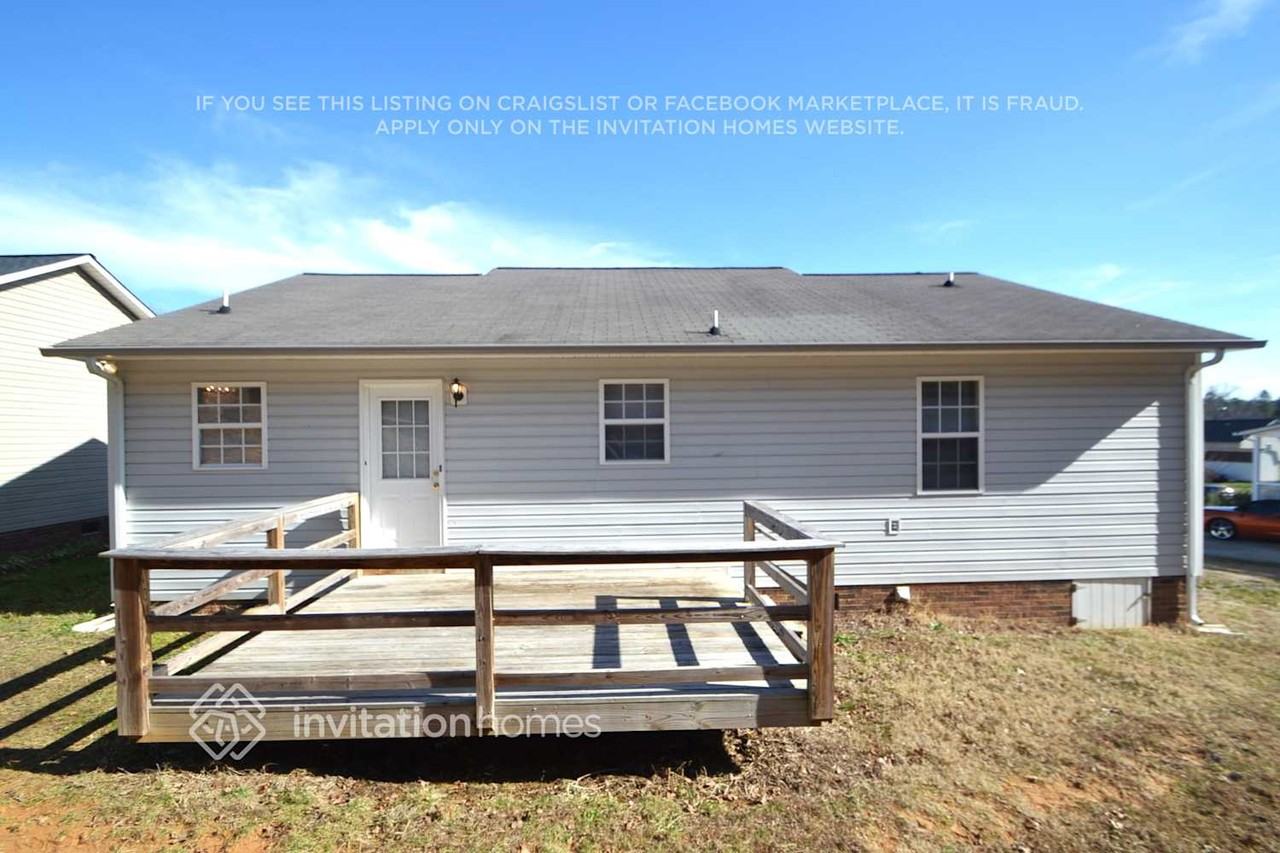 1674 Lemming Dr - Photo 2 of 3