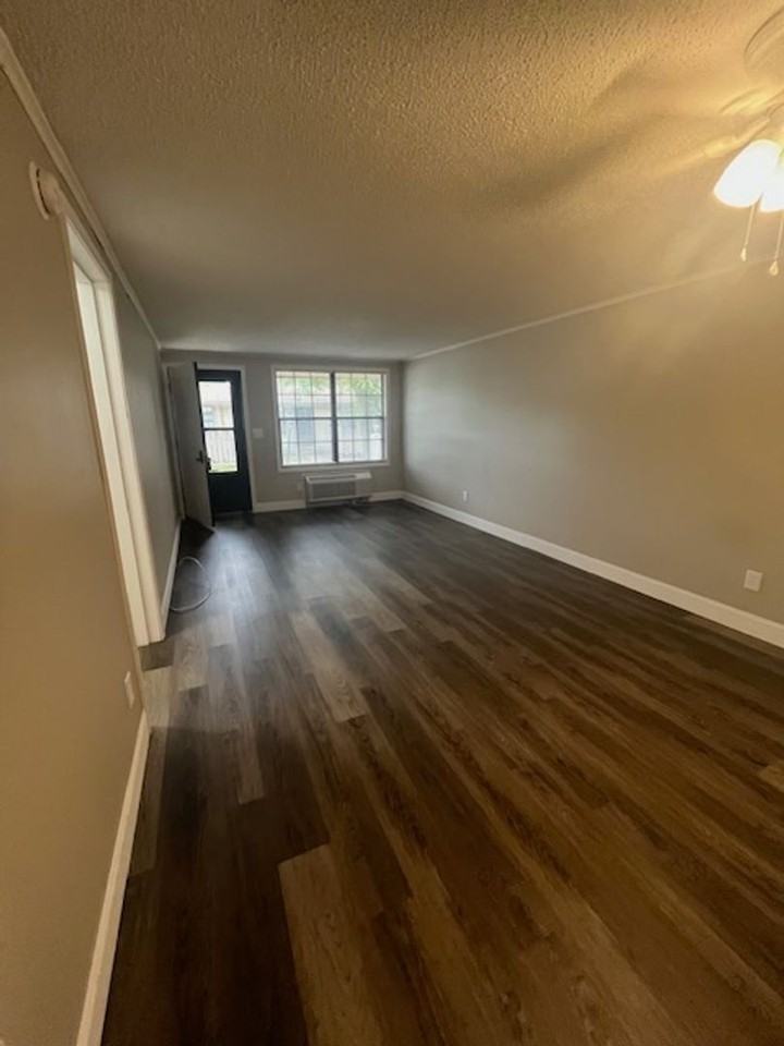 CW - Photo 7 of 12