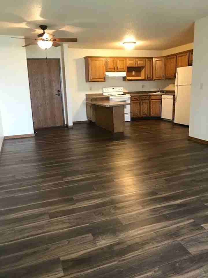 River's Edge Apartments - Photo 2 of 50