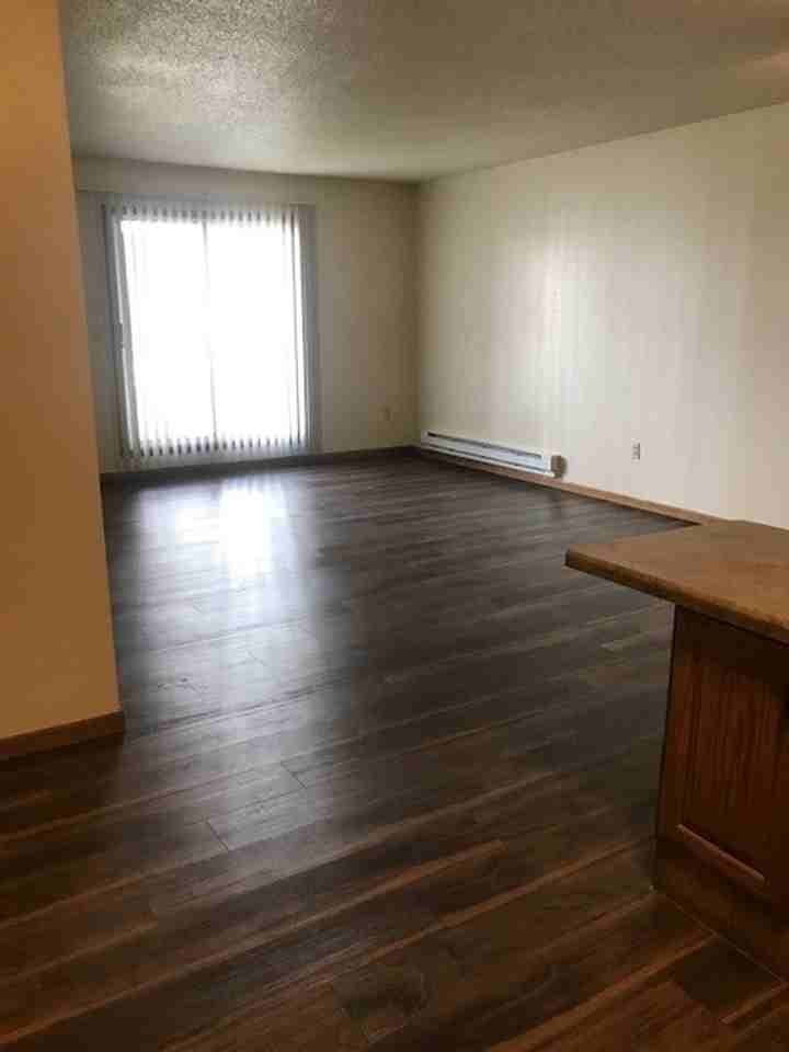 River's Edge Apartments - Photo 4 of 50