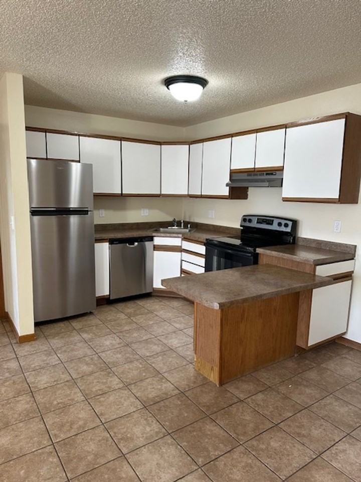 River's Edge Apartments - Photo 2 of 50