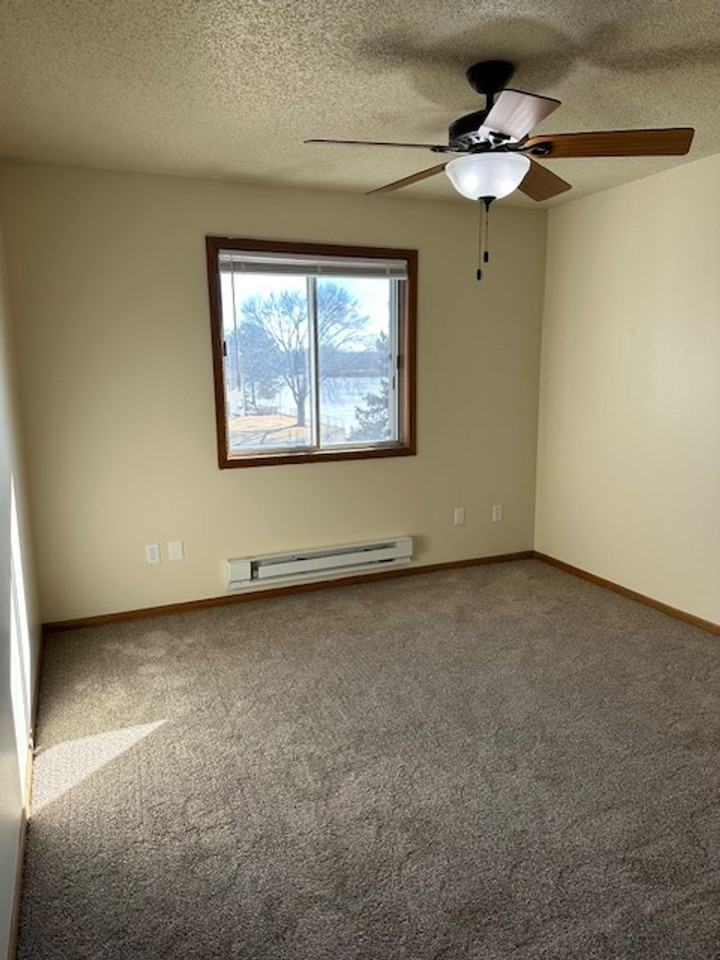 River's Edge Apartments - Photo 6 of 50