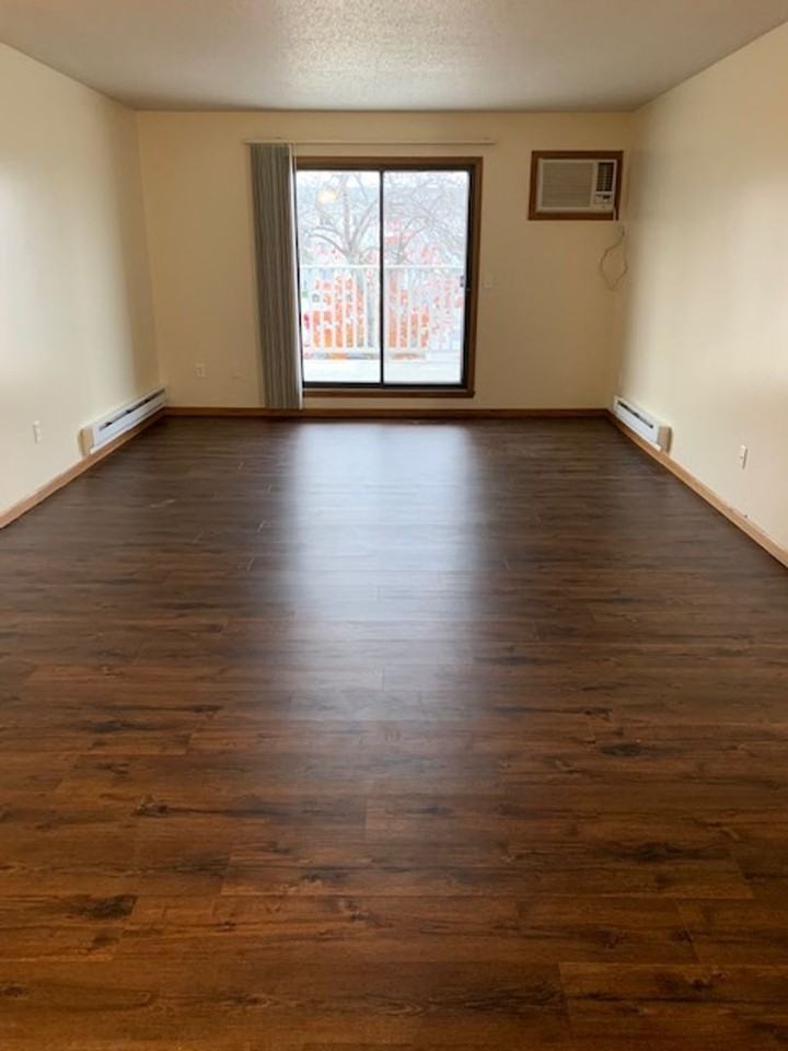 River's Edge Apartments - Photo 3 of 50