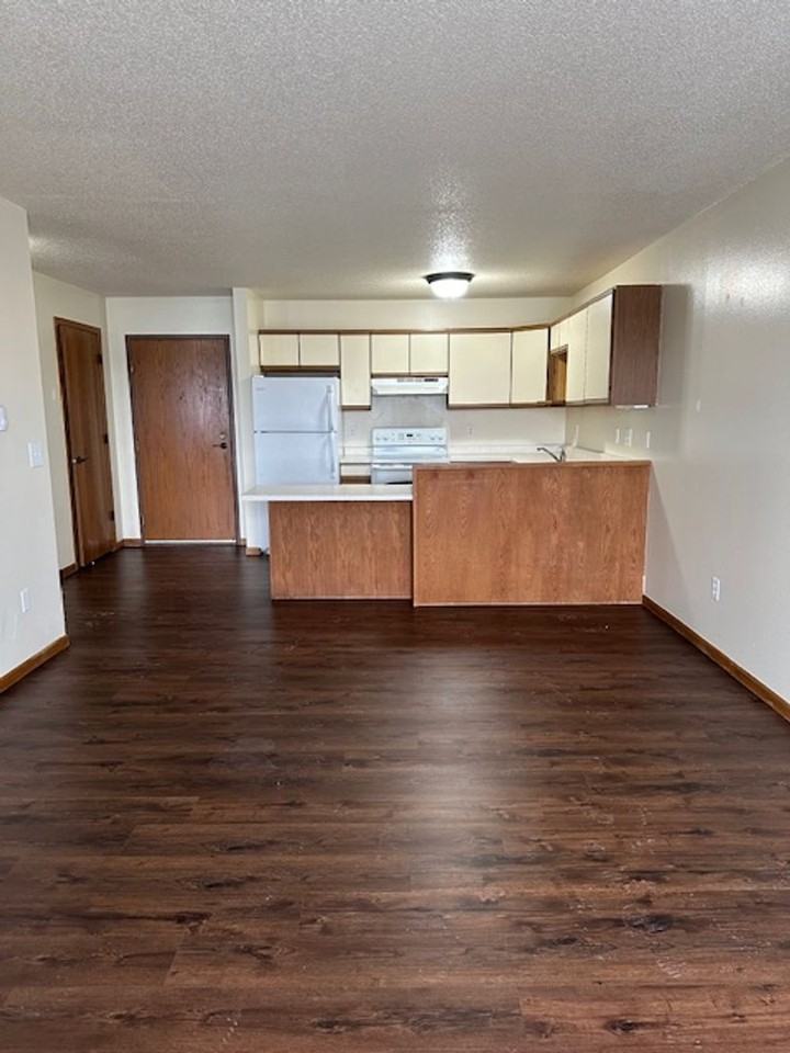 River's Edge Apartments - Photo 4 of 50