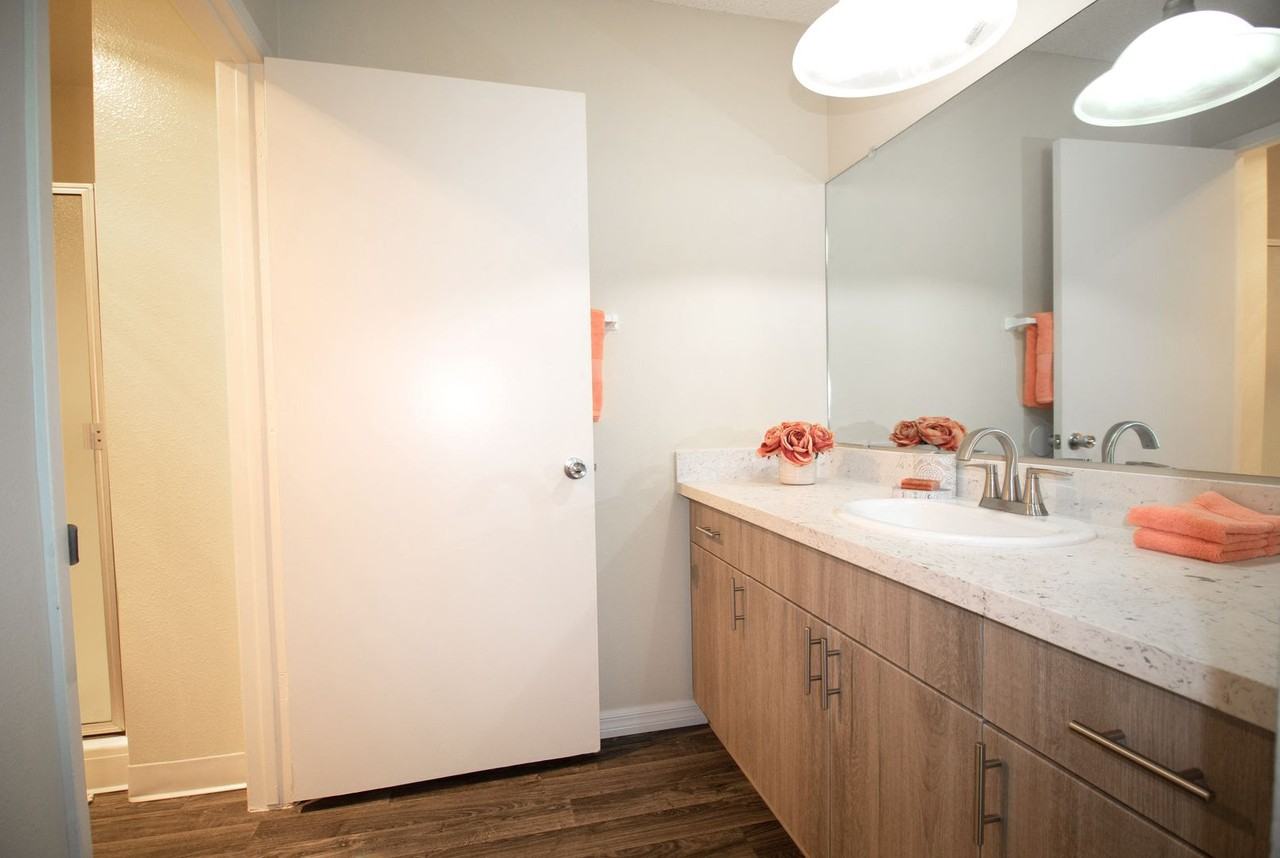 Gold Coast Apartments - Photo 7 of 13