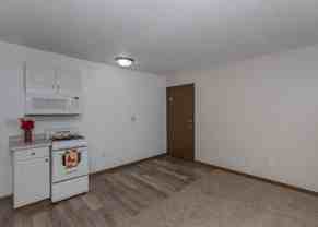 Candlelight Court Apartments - Photo 1 of 1