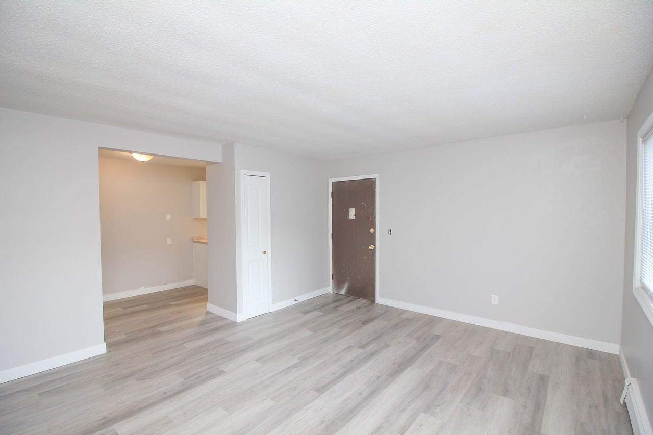 6 Flats Apartments - Photo 6 of 24