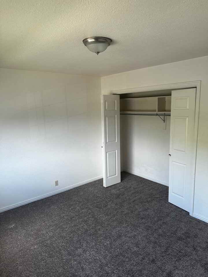662 N 360 W - Photo 4 of 9