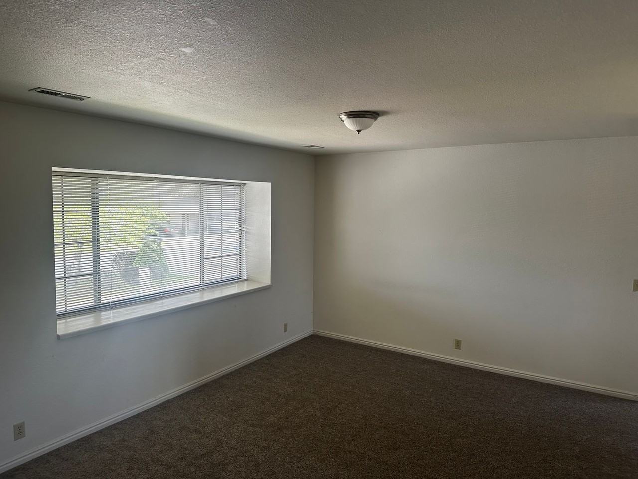 662 N 360 W - Photo 7 of 9