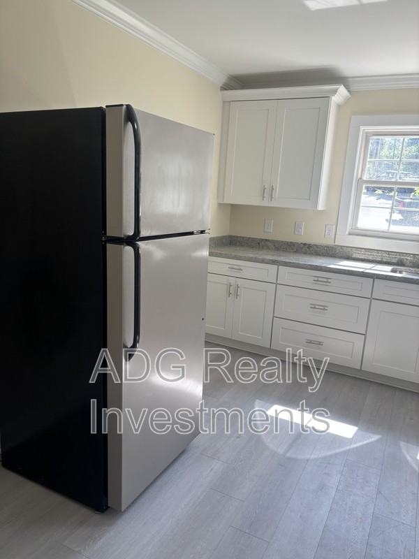 900 E 4th Ave - Photo 3 of 12