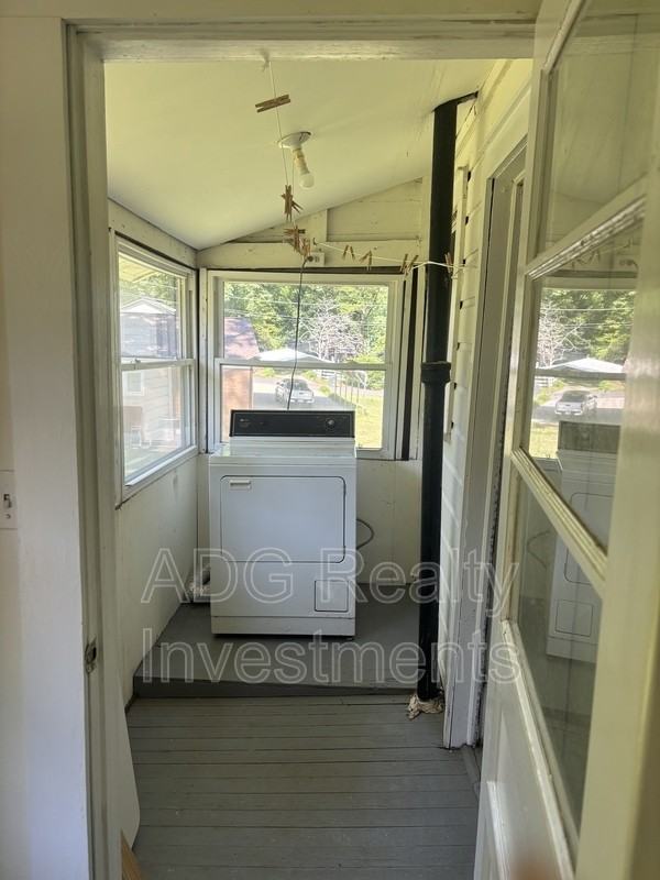 900 E 4th Ave - Photo 4 of 12