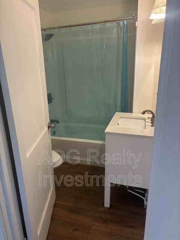 900 E 4th Ave - Photo 5 of 12