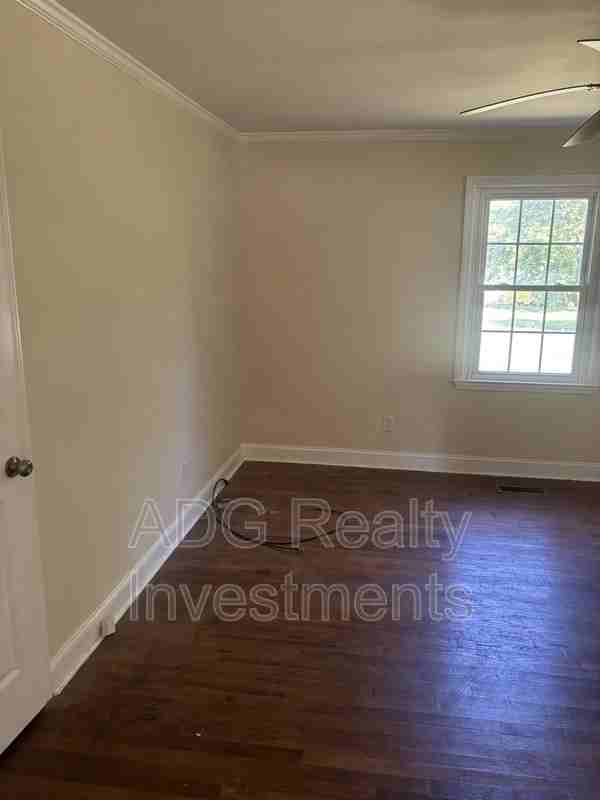 900 E 4th Ave - Photo 7 of 12