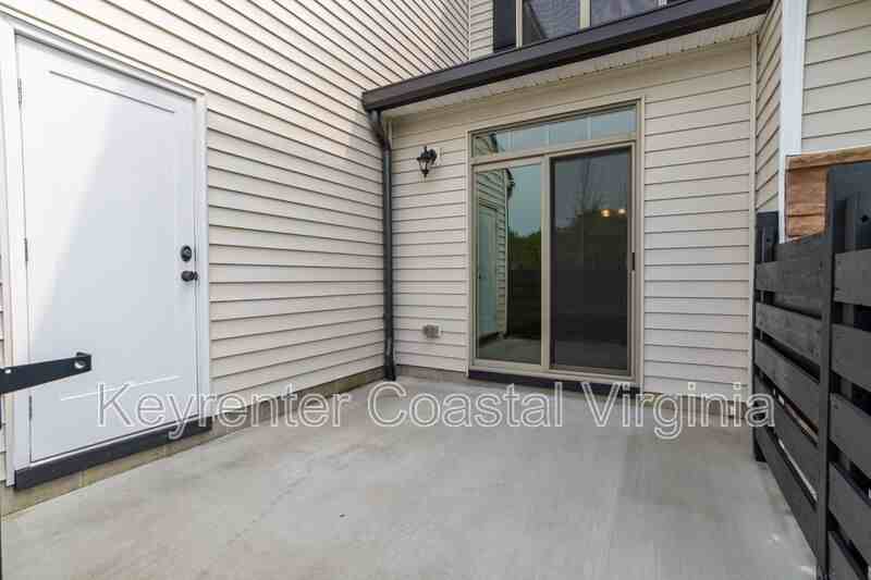 605 Kathy Ann Way W - Photo 3 of 18