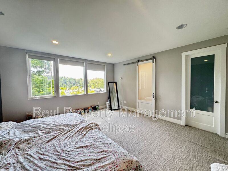 5034 Puget Blvd Sw - Photo 6 of 15