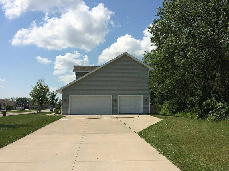 2377 Berkley Rd - Photo 2 of 15