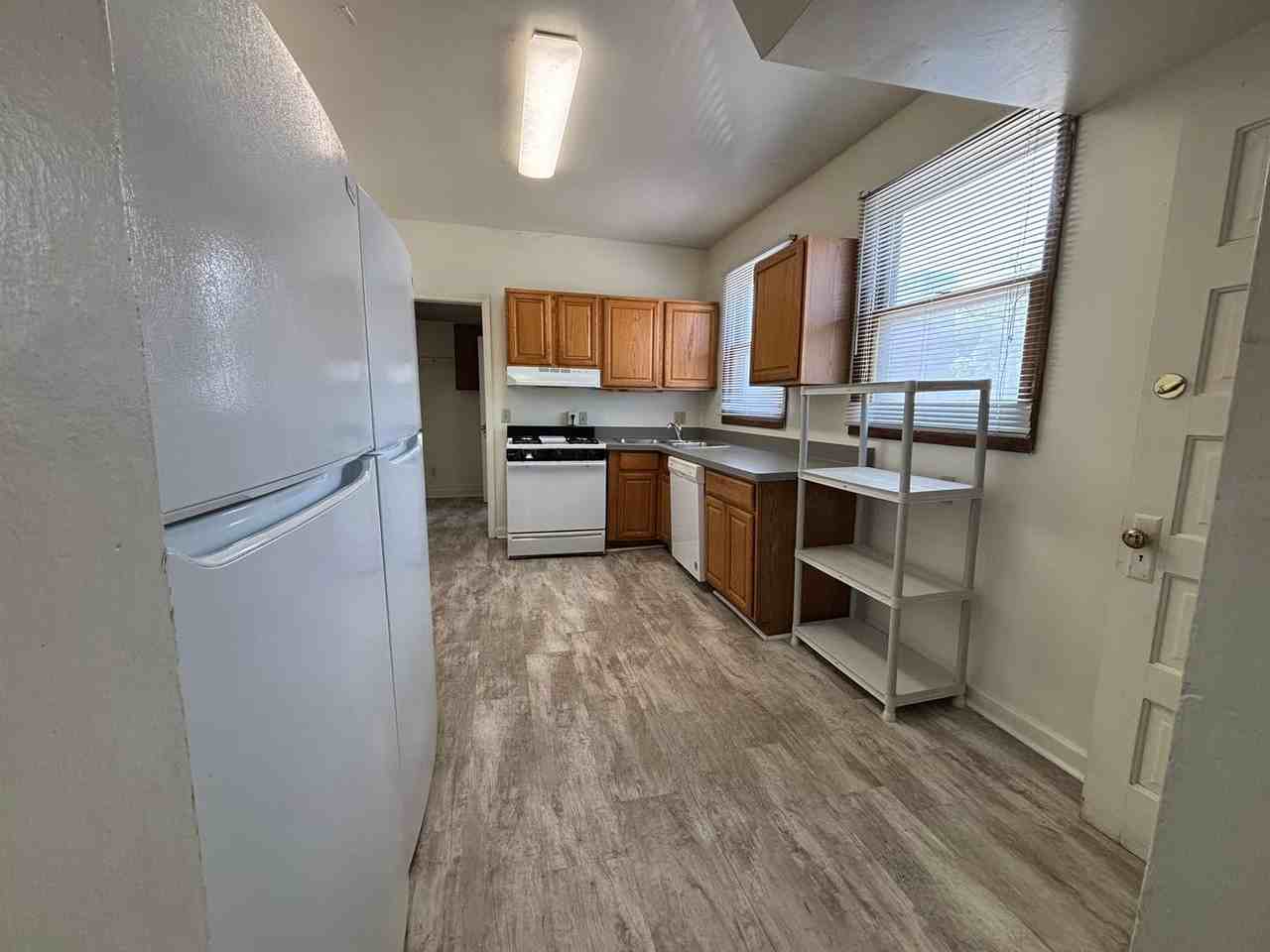 524 S. Forest Ave - Photo 3 of 50