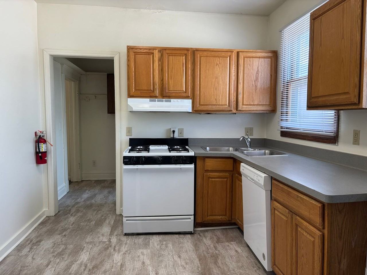 524 S. Forest Ave - Photo 2 of 50