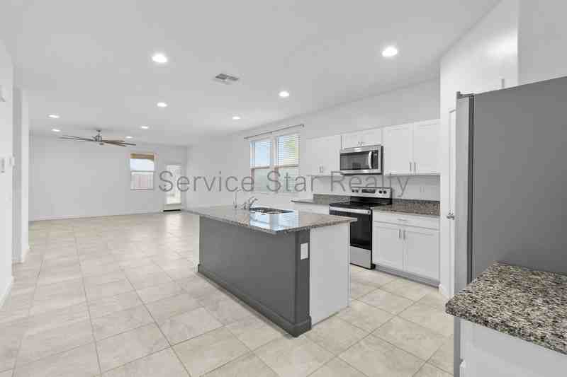 8297 W Clemente Way - Photo 2 of 22