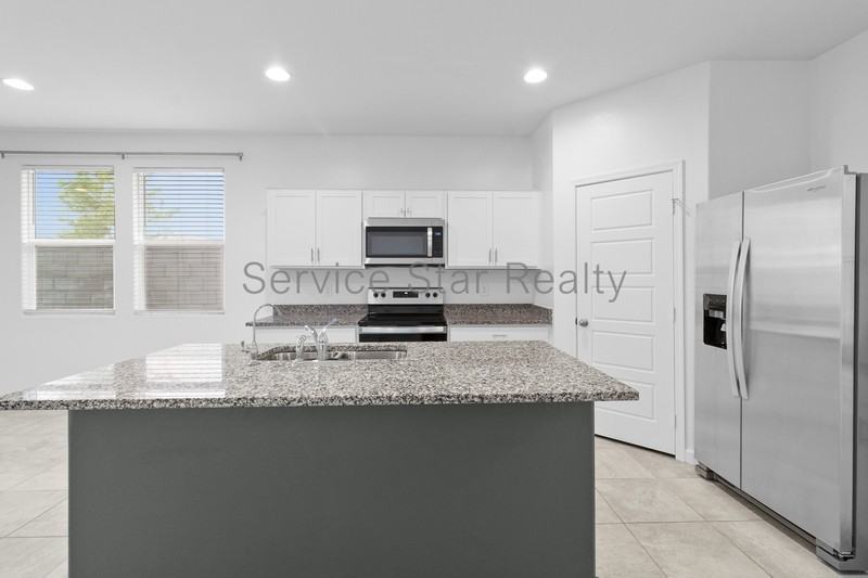 8297 W Clemente Way - Photo 3 of 22