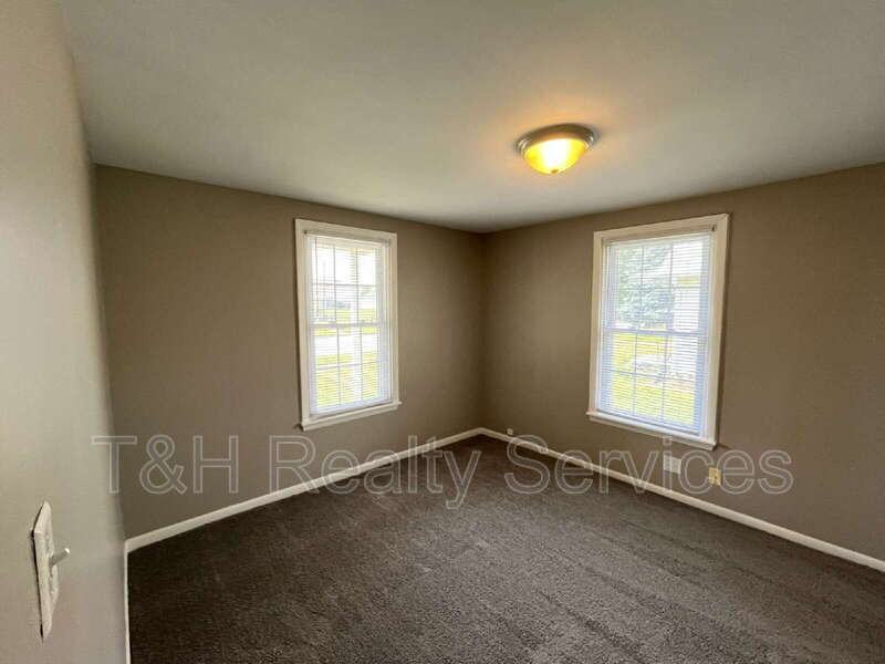1008 E Wheeler St - Photo 7 of 26