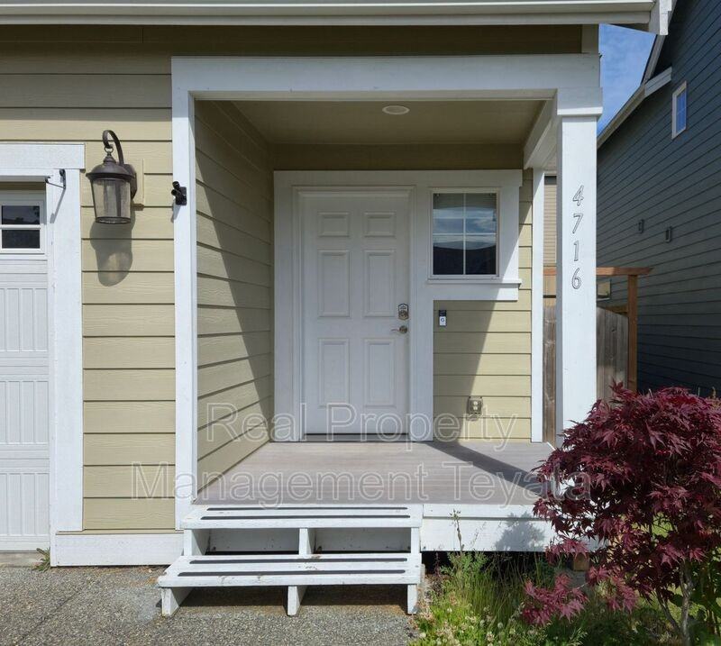 4716 Parker St - Photo 2 of 24