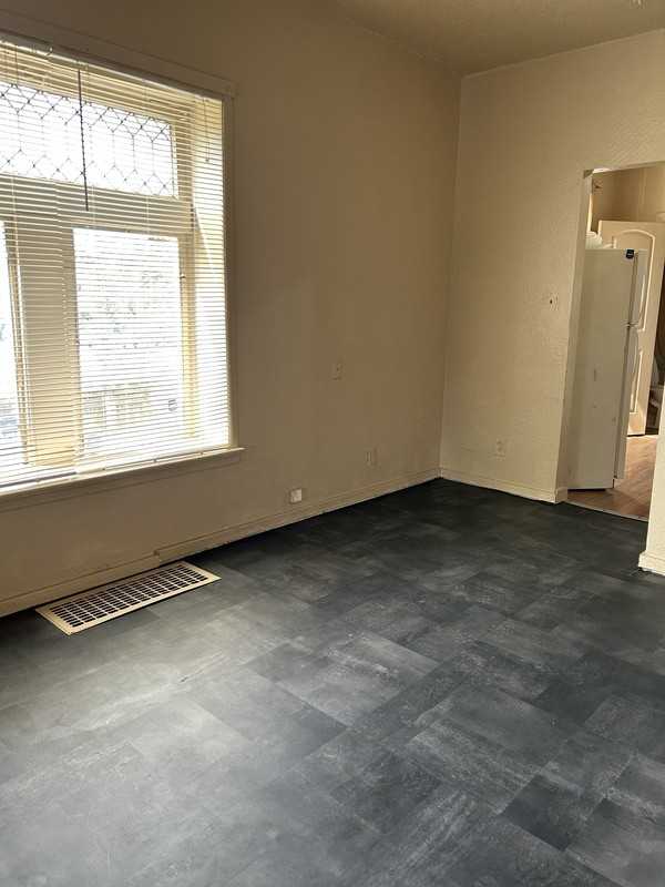 419 N 1st St - Photo 2 of 6