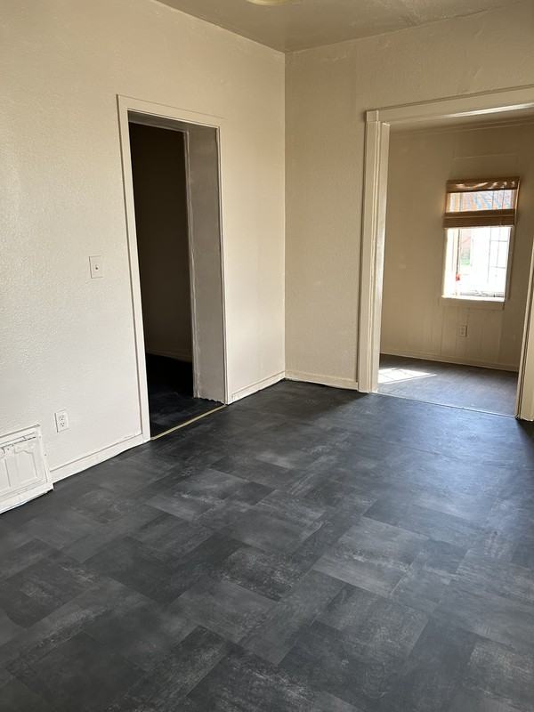 419 N 1st St - Photo 3 of 6