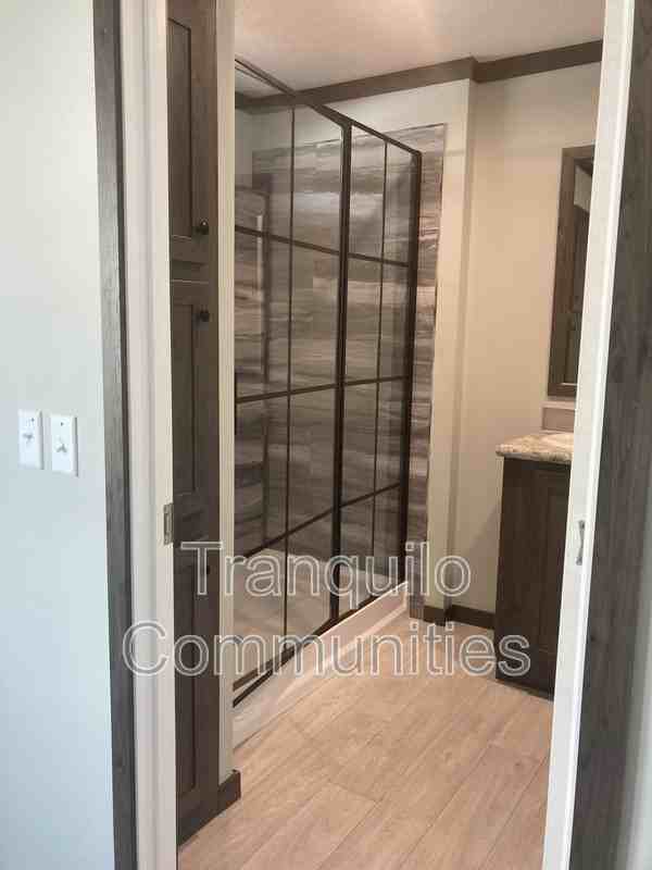 112 Hubert Dr - Photo 3 of 9