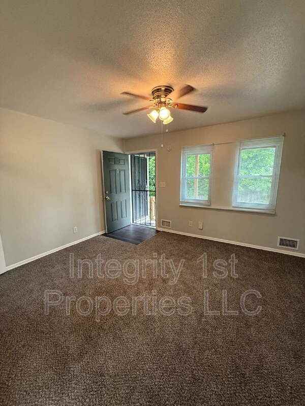 5613 E 28th St - Photo 3 of 9