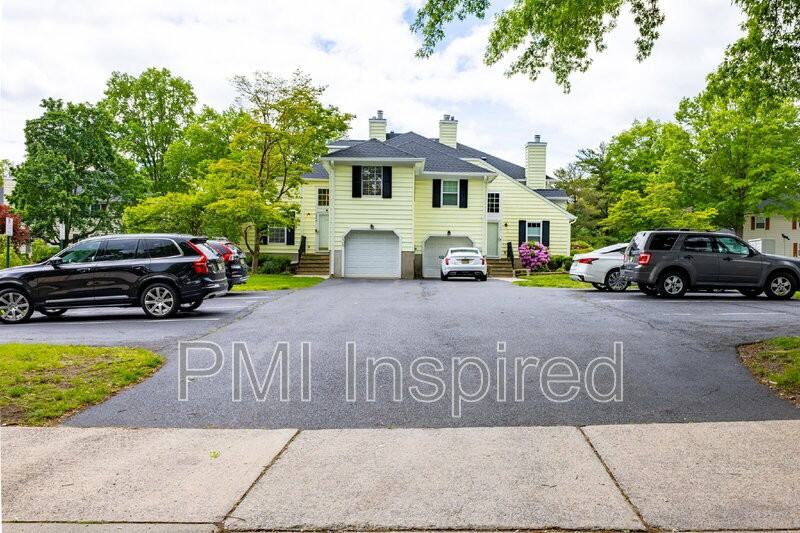 2404 Buckingham Cir - Photo 2 of 25