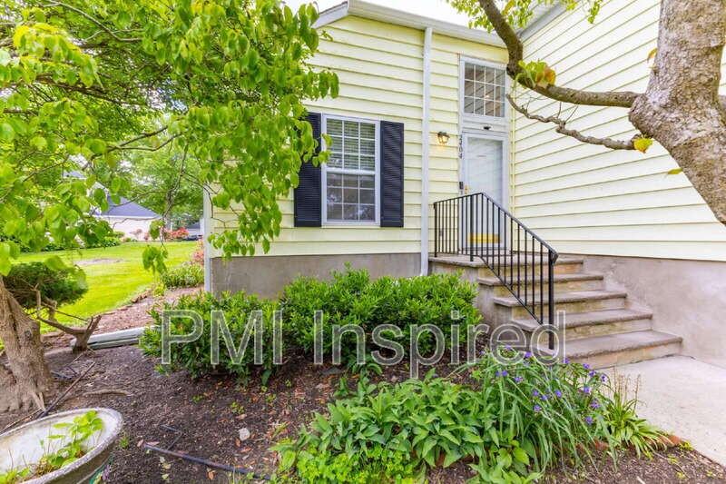 2404 Buckingham Cir - Photo 3 of 25