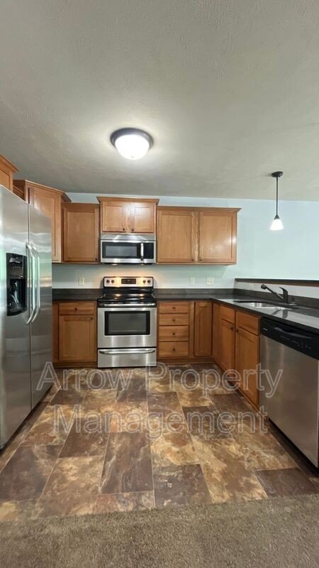 4300 N St - Photo 3 of 27