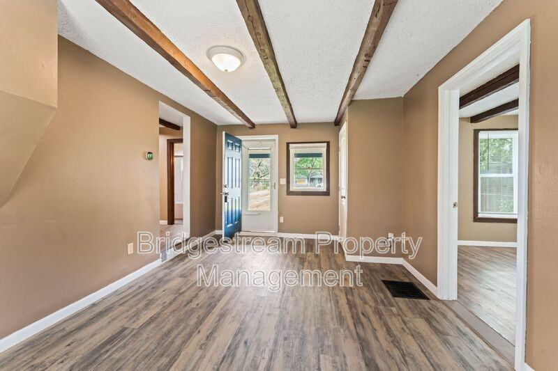 106 Prince Albert Blvd - Photo 3 of 16