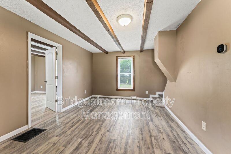 106 Prince Albert Blvd - Photo 5 of 16
